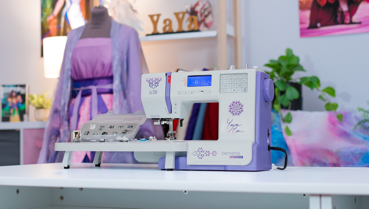 071 - Machine à coudre BERNETTE b38 YAYA HAN – Image 4